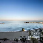 De Laredo Hotel